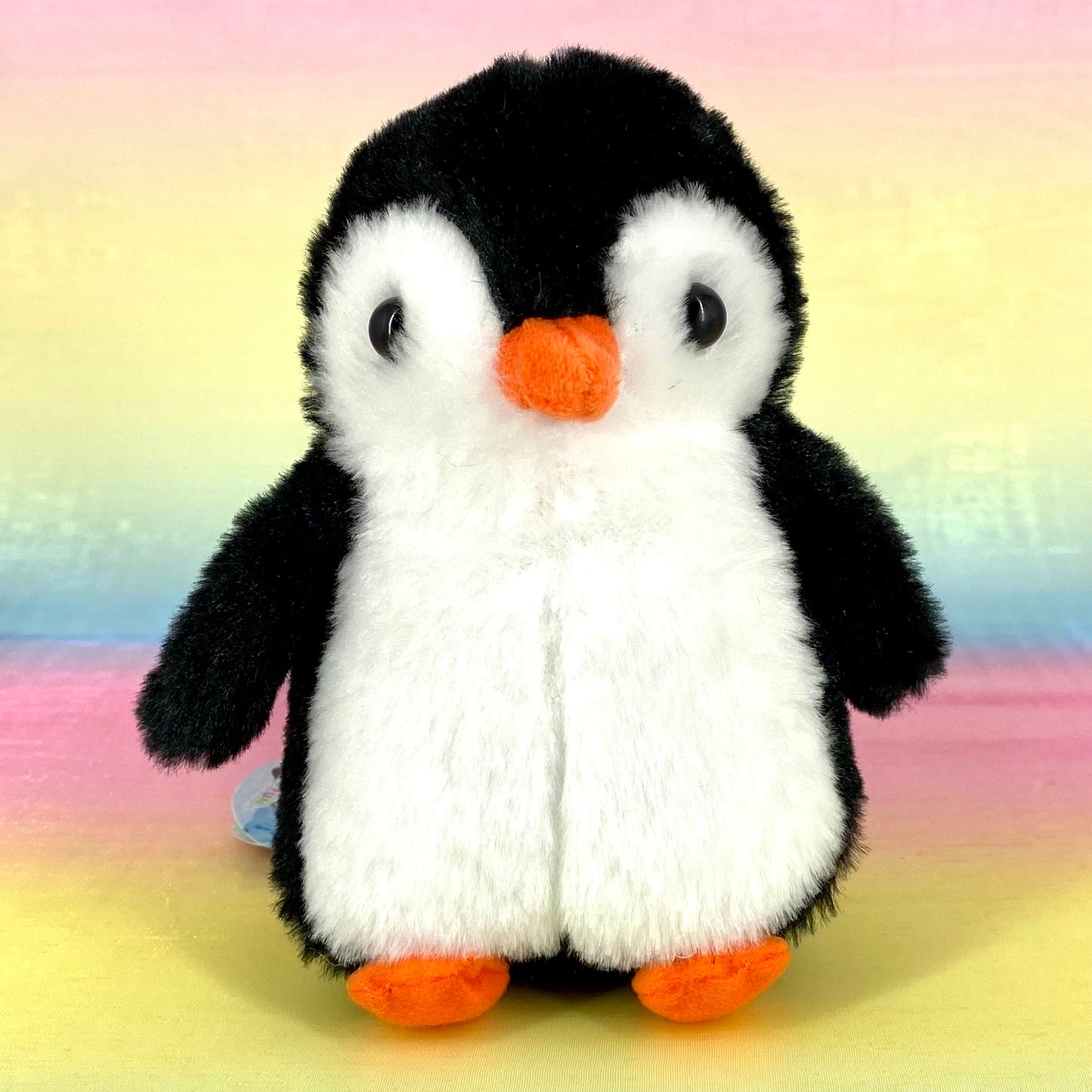 Tanoshi Tudoi Penguin Island - Black & White Penguin - Small
